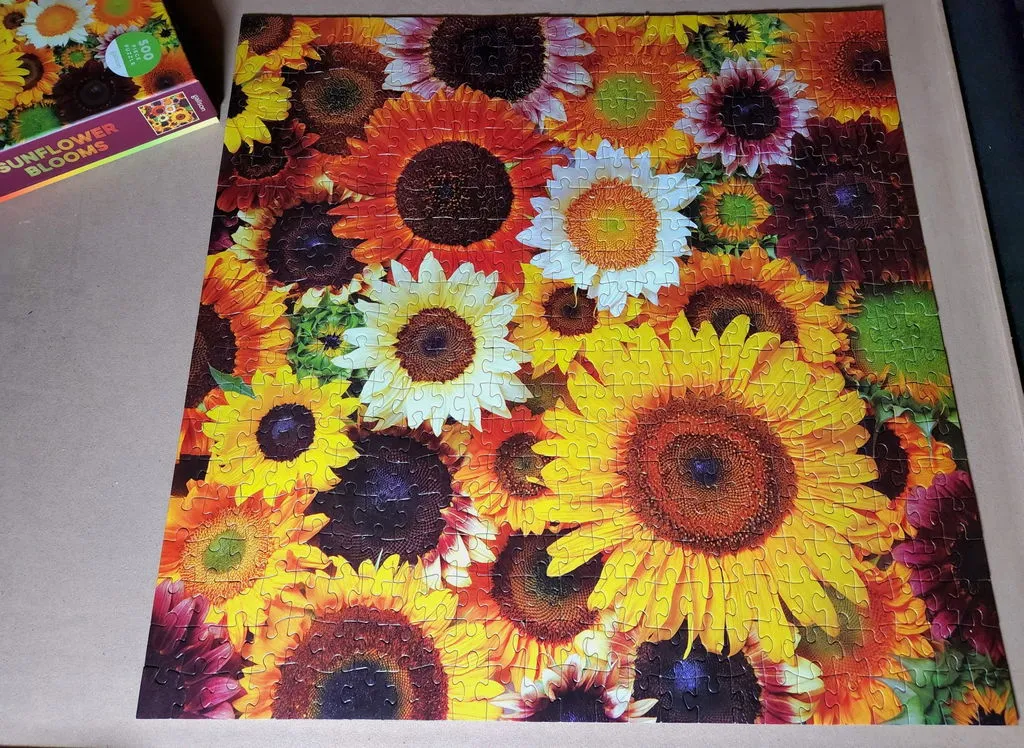 Good Puzzle Co. Julie Seabrook Ream Sunflower Blooms puslespil 500 solsikker