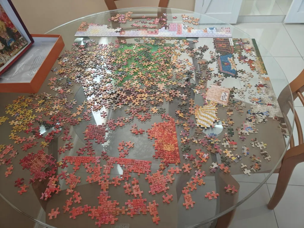 Good Puzzle Co. Joy Laforme Autumn City Market puslespil 1000 efterår
